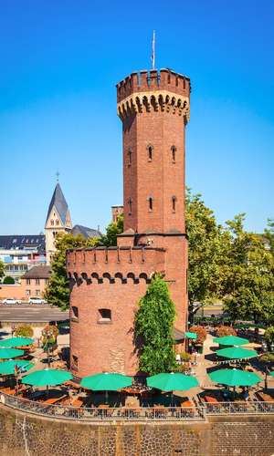 Scendi alle attrazioni di Colonia con un tour hop-on hop-off – Scopri Colonia a tuo ritmo nel 2025 Scendi alle attrazioni, musei e monumenti di Colonia con un tour hop-on hop-off – Fermate comode e visita panoramica nel 2025