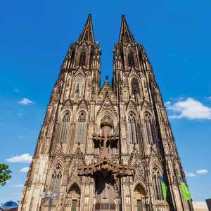 Explore Cologne at your own speed with hop-on hop-off bus tours – Panoramic views, audio guides, and unlimited stops in 2026